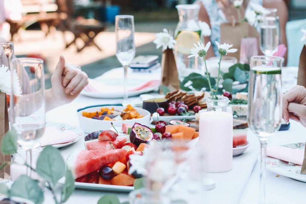 How To Host The Perfect Summer Dinner&nbsp;Party